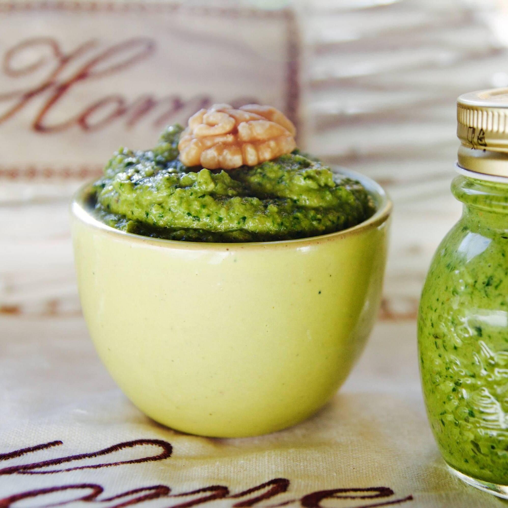 Boccetta di pesto di basilico